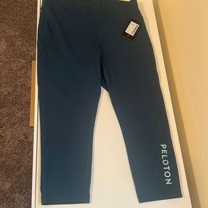 Peloton 3/4 length yoga pant